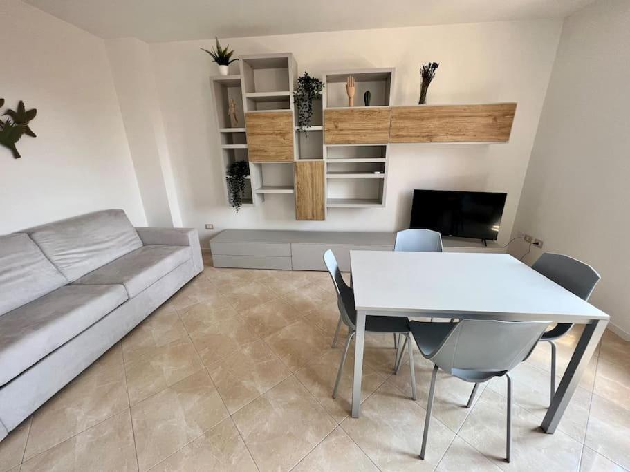 Appartement Beija Flor-Trilocale Piazza Garibaldi N18 à Desenzano del Garda Extérieur photo