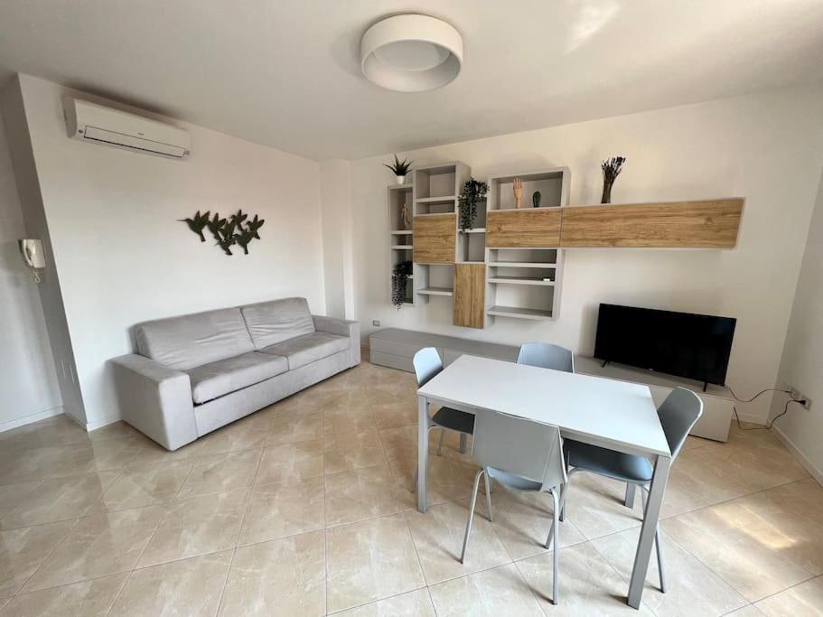 Appartement Beija Flor-Trilocale Piazza Garibaldi N18 à Desenzano del Garda Extérieur photo